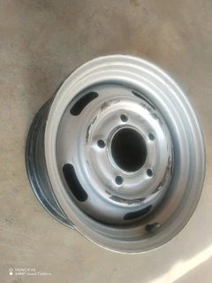 O n e 16 inch m a h i n d r a standard steel rim on sale