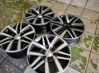 18 inch 6 holes t o y o t a h i l l u x f o r t u n a magrims a set of four on sale