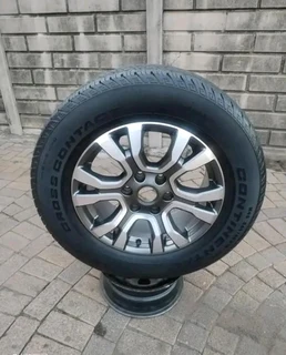 ONE FORD RANGER Magrim &amp; CONTINENTAL CROSS CONTACT Tyre 265 60R18 On Sale.