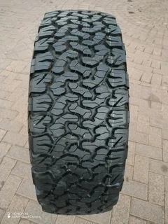 O n e 285 70 r17 b f g o o d r i c h a l l t e r r a i n k o2 tyre on sale