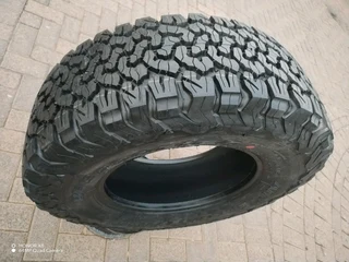 O n e 285 70 r17 b f g o o d r i c h a l l t e r r a i n k o2 tyre on sale