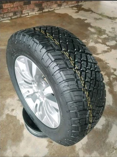 O n e 18 inch i s u z u xrider magrim &amp; g e n e r a l g r a b b e r tyre 255 60 r18 on sale