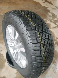 O n e 18 inch i s u z u xrider magrim &amp; g e n e r a l g r a b b e r tyre 255 60 r18 on sale