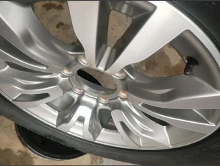 O n e 18 inch inch i s u z u xrider magrim &amp; g e n e r a l g r a b b e r tyre 255 60 r18 on sale