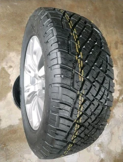 O n e 18 inch inch i s u z u xrider magrim &amp; g e n e r a l g r a b b e r tyre 255 60 r18 on sale