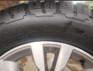 O n e 18 inch inch i s u z u xrider magrim & g e n e r a l g r a b b e r tyre 255 60 r18 on sale