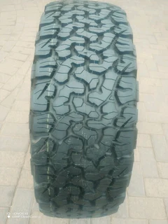 O n e 285 70 r17 b f g o o d r i c h a l l t e r r a i n k o2 tyre on sale