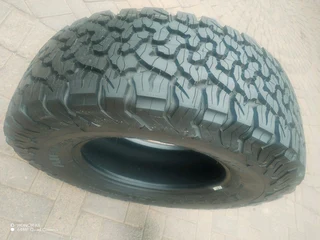 O n e 285 70 r17 b f g o o d r i c h a l l t e r r a i n k o2 tyre on sale