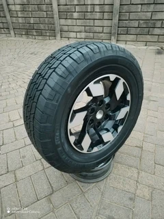 O n e n i s s a n n a v a r a magrim &amp; m i c h e l i n l t x tyre 265 65 r17 on sale
