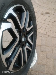O n e 265 60 r18 b r i d g e s t o n e d u e l e r tyre &amp; 18 inch f o r d magrim on sale