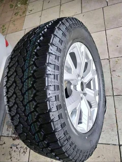 O n e g e n e r a l g r a b b e r tyre 255 60 r18 & 18 inch i s u z u d m a x magrim on sale