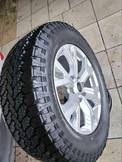 O n e g e n e r a l g r a b b e r tyre 255 60 r18 &amp; 18 inch i s u z u d m a x magrim on sale