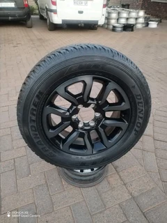 ONE 18Inch TOYOTA HILLUX Magrim &amp; DUNLOP GRAND TREK Tyre 265 60R18 On Sale.
