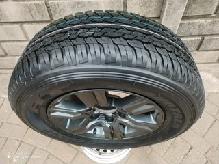 ONE 17Inch TOYOTA FORTUNA Magrim &amp; DUNLOP GRAND TREK Tyre 265 /65R17 On Sale.
