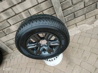 ONE 17Inch TOYOTA FORTUNA Magrim &amp; DUNLOP GRAND TREK Tyre 265 /65R17 On Sale.