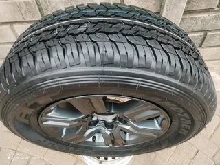ONE 17 inch TOYOTA FORTUNA Magrim &amp; DUNLOP GRAND TREK Tyre 265 65R17 On Sale.