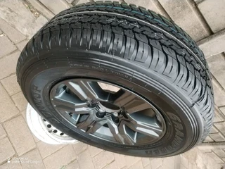 ONE 17 inch TOYOTA FORTUNA Magrim &amp; DUNLOP GRAND TREK Tyre 265 65R17 On Sale.