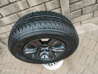 ONE 17 inch TOYOTA FORTUNA Magrim &amp; DUNLOP GRAND TREK Tyre 265 65R17 On Sale.