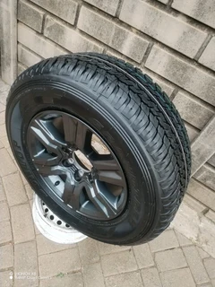ONE 17 inch TOYOTA FORTUNA Magrim &amp; DUNLOP GRAND TREK Tyre 265 65R17 On Sale.