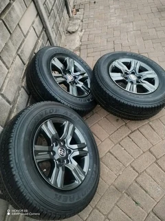 255 65R17 DUNLOP GRAND TREK Tyres &amp; 17 inch TOYOTA FORTUNA Magrims 6Holes A Set Of Four On Sale.