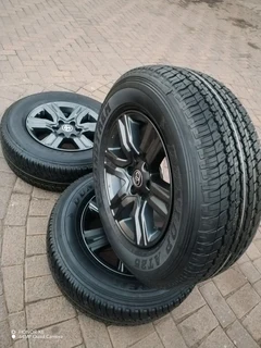 255 65R17 DUNLOP GRAND TREK Tyres &amp; 17 inch TOYOTA FORTUNA Magrims 6Holes A Set Of Four On Sale.