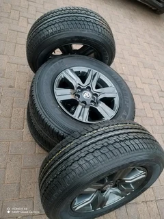 255 65R17 DUNLOP GRAND TREK Tyres &amp; 17 inch TOYOTA FORTUNA Magrims 6Holes A Set Of Four On Sale.
