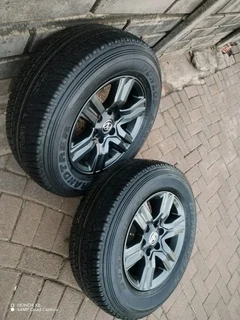 255 65R17 DUNLOP GRAND TREK Tyres &amp; 17 inch TOYOTA FORTUNA Magrims 6Holes A Set Of Four On Sale.