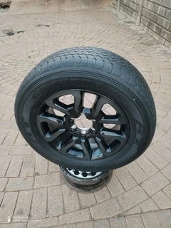 18Inch TOYOTA HILLUX Magrim &amp; Fairy Used DUNLOP GRAND TREK Tyre 265 60R18 On Sale.