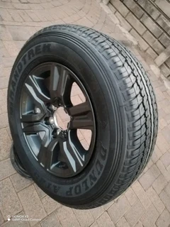 One 17inch Toyota Fortuna Magrim & Dunlop Grand Trek Tyre 265 /65r17 On Sale.
