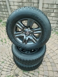 17inch Toyota Fortuna Magrims 6holes & Dunlop Grand Trek Tyres 255 65r17 A Set Of Four On Sale.
