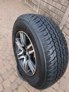 One 17inch Toyota Fortuna Magrim & Dunlop Grand Trek Tyre 265 /65r17 On Sale.