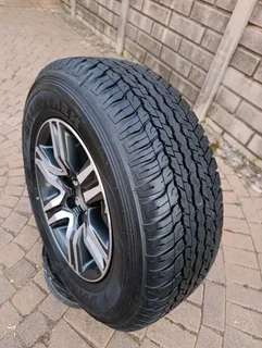 ONE 17Inch TOYOTA FORTUNA Magrim &amp; DUNLOP GRAND TREK Tyre 265 /65R17 On Sale.
