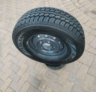 ONE 16Inch MAHINDRA Standard Steel Rim &amp; ELANZO SUPRA Tyre 245 /75R16 On Sale.