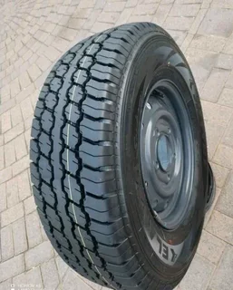 ONE 16Inch MAHINDRA Standard Steel Rim &amp; ELANZO SUPRA Tyre 245 /75R16 On Sale.