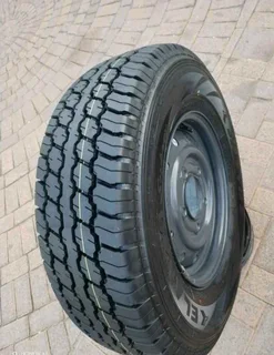 ONE ELANZO SUPRA Tyre 245 /75R16 &amp; 16Inch MAHINDRA Standard Steel Rim On Sale.