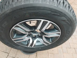 ONE 17Inch TOYOTA FORTUNA Magrim &amp; BRIDGESTONE DUELER Tyre 265 /65R17 On Sale.