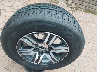 ONE 17Inch TOYOTA FORTUNA Magrim &amp; BRIDGESTONE DUELER Tyre 265 /65R17 On Sale.