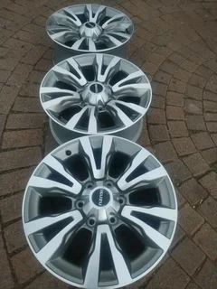 18Inch 6Holes ISUZU Xrider Magrims A Set of four on sale.