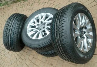 18inch Toyota Hillux /fortuna Magrims 6holes & Dunlop Grand Trek Tyres 265 60r18 A Set Of Four.