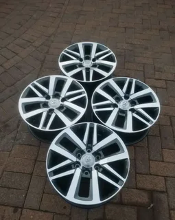18Inch 6Holes TOYOTA HILLUX Magrims 6Holes a Set of Four On Sale.