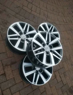 18Inch 6Holes TOYOTA HILLUX Magrims 6Holes a Set of Four On Sale.