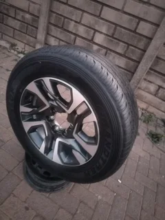 ONE 18Inch TOYOTA FORTUNA Magrim &amp; Fairy Used DUNLOP GRAND TREK Tyre 265 60R18 On Sale.