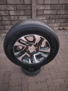 ONE 18Inch TOYOTA FORTUNA Magrim &amp; Fairy Used DUNLOP GRAND TREK Tyre 265 60R18 On Sale.