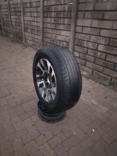 ONE 18Inch TOYOTA FORTUNA Magrim &amp; Fairy Used DUNLOP GRAND TREK Tyre 265 60R18 On Sale.