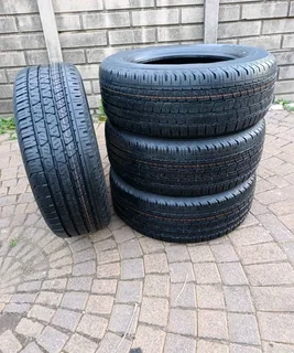 265 60r18 Continental Cross Contact Tyres A Set Of Four On Sale.