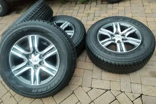 17Inch TOYOTA FORTUNA Magrims 6Holes &amp; DUNLOP GRAND TREK Tyres 265/65R17 A Set of four on sale.