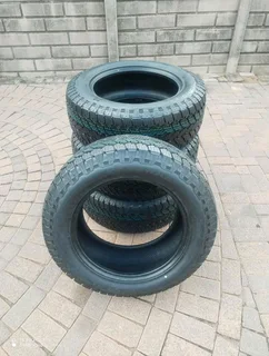265 60R18 GENERAL GRABBER AT 3 Tyres A Set Of Four On Sale. If Interested WhatsApp Or Contact Macai