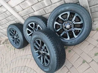 265 60R18 DUNLOP GRAND TREK Tyres &amp; 18Inch TOYOTA HILLUX Magrims 6Holes a Set of Four On Sale.