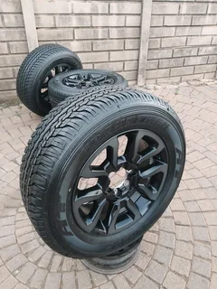 265 60R18 DUNLOP GRAND TREK Tyres &amp; 18Inch TOYOTA HILLUX Magrims 6Holes a Set of Four On Sale.