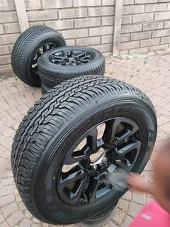 265 60R18 DUNLOP GRAND TREK Tyres &amp; 18Inch TOYOTA HILLUX Magrims 6Holes a Set of Four On Sale.